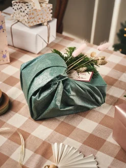 Gaveindpakning I Stof