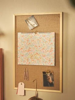 Månedskalender 2025