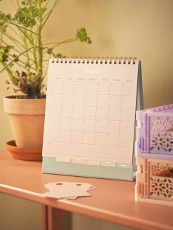 Månedskalender Til Skrivebordet